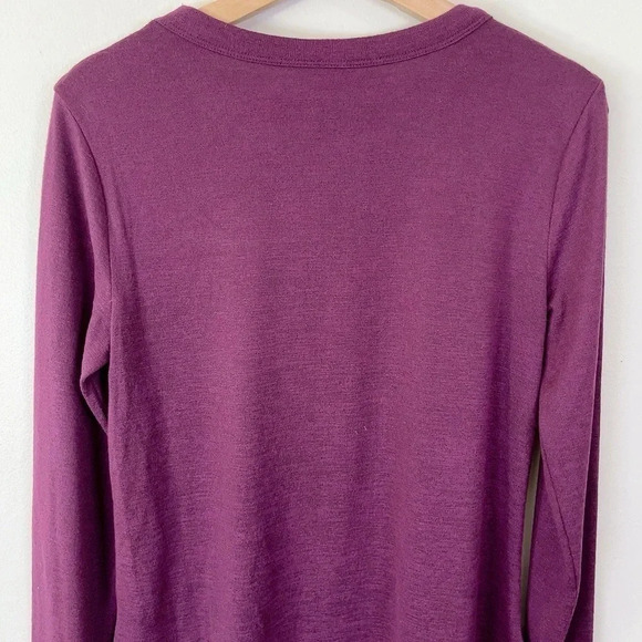 Banana Republic Curved Hem  Luxepun Tshirt - Picture 12 of 14